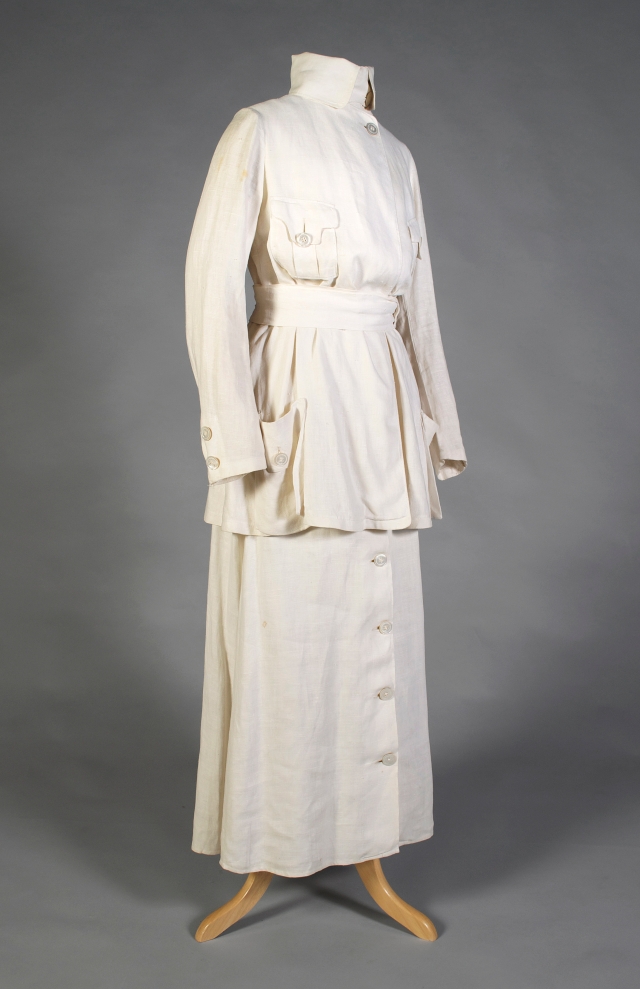 Kent State University Museum, Gift of Helen O. Borowitz Collection, 2004.25.4ab